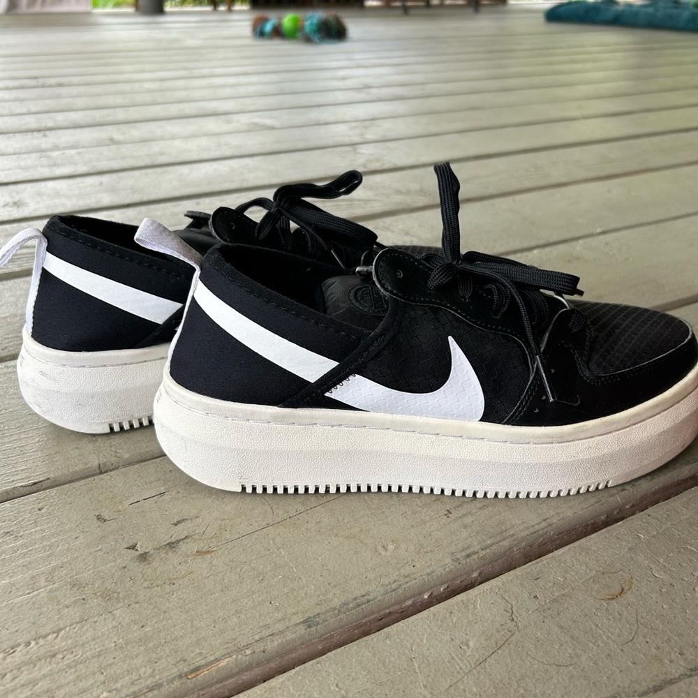 Nike Sneakers Used Womens 10